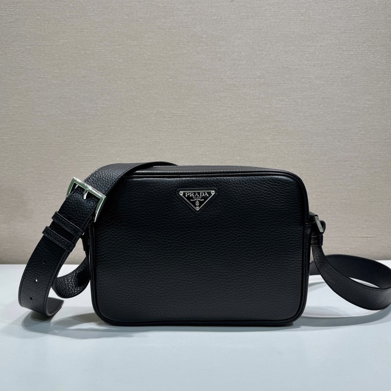 프라다 가죽 크로스백 2VH189