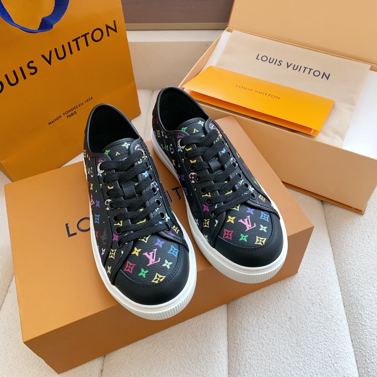 루이비통의 LV x TM LV 라군 여성 스니커즈