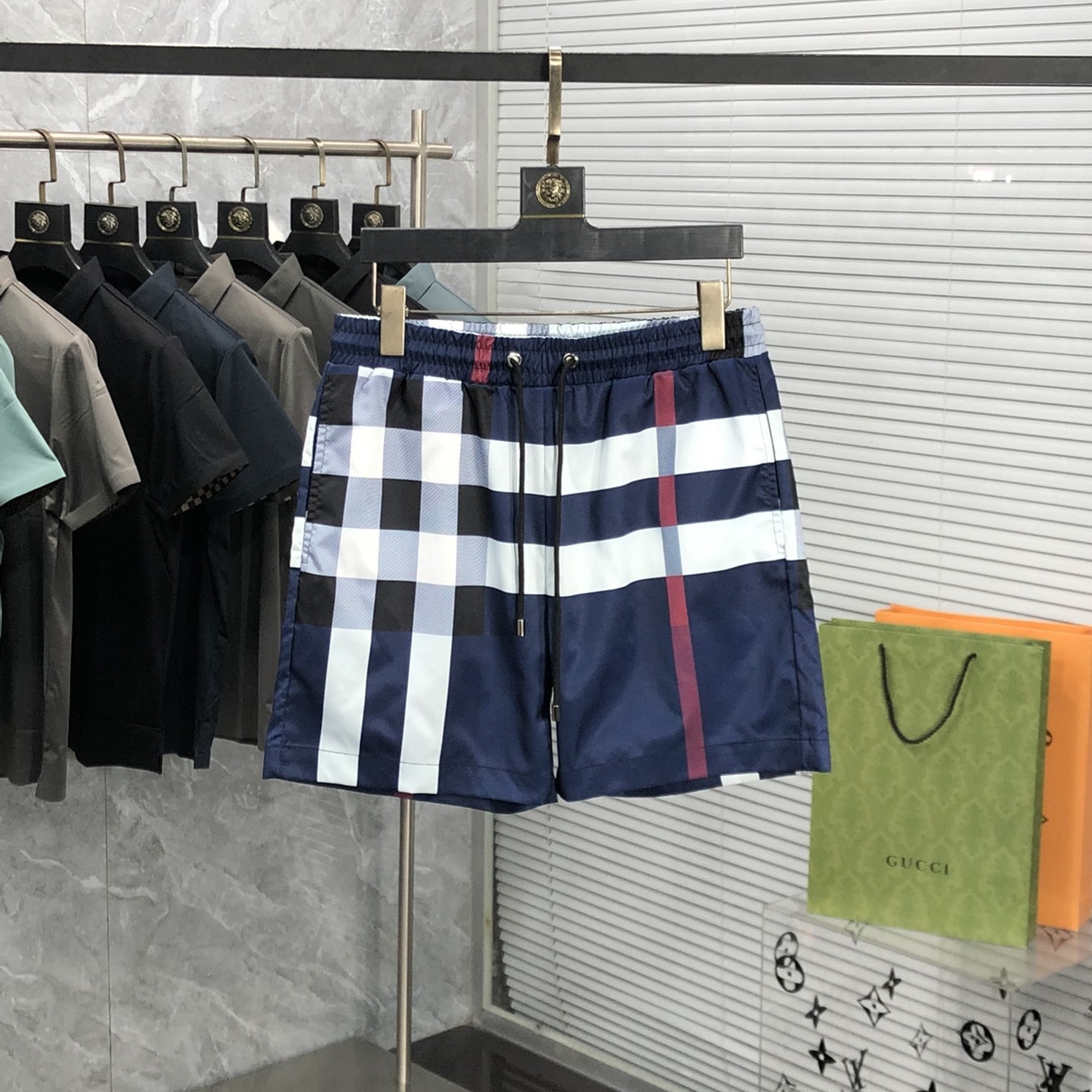 버버리 남성 체크 반바지 2가지 색상