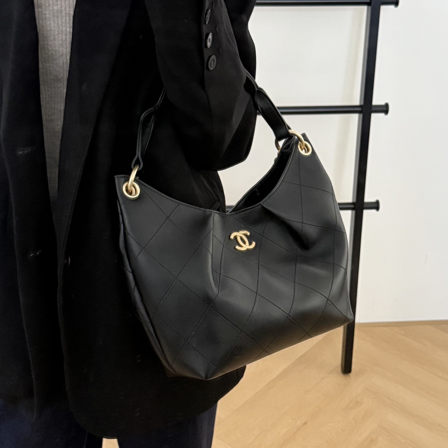 샤넬 26SS 퀼팅 가죽 호보백 숄더백 (최고급)