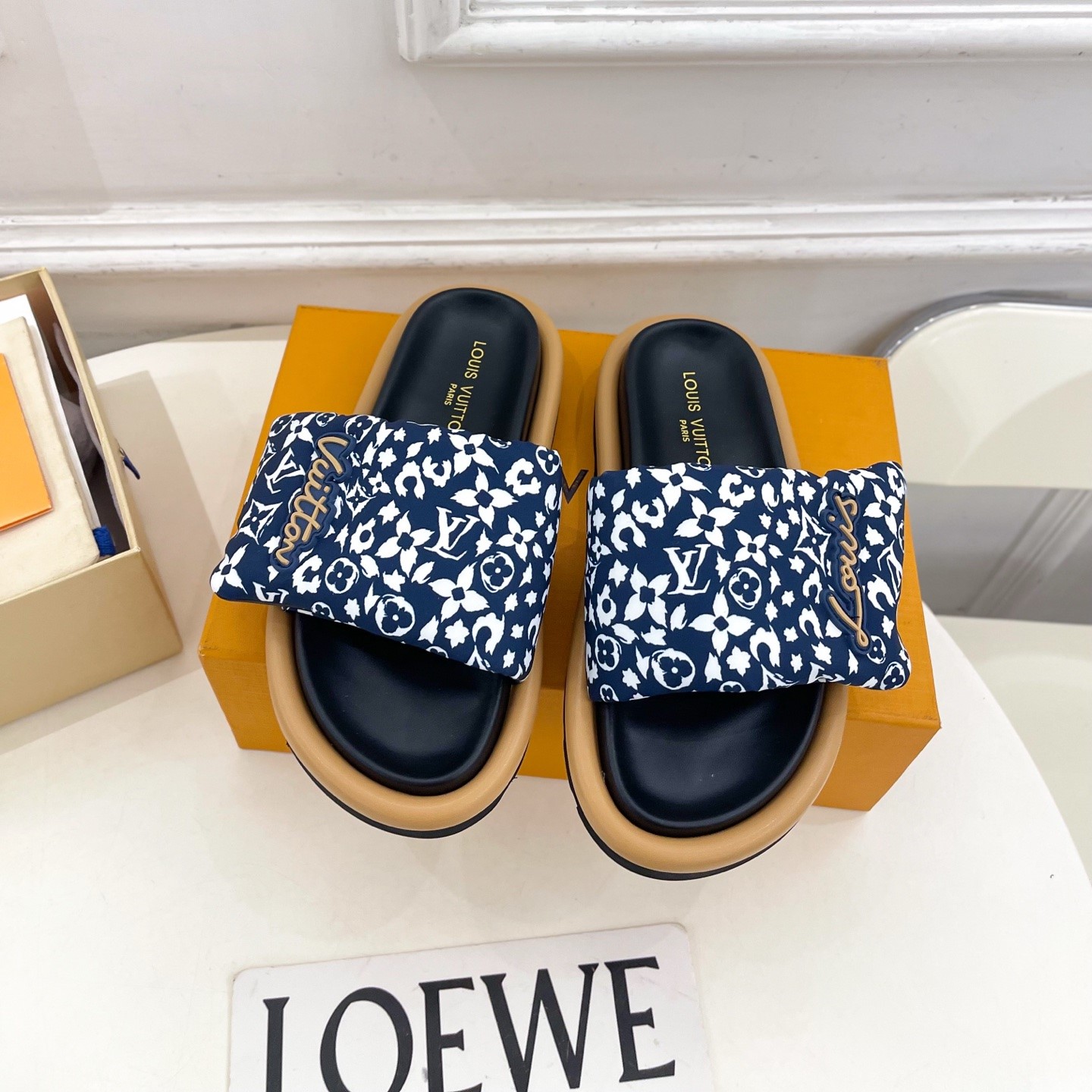 루이비통 슬리퍼 남녀공용