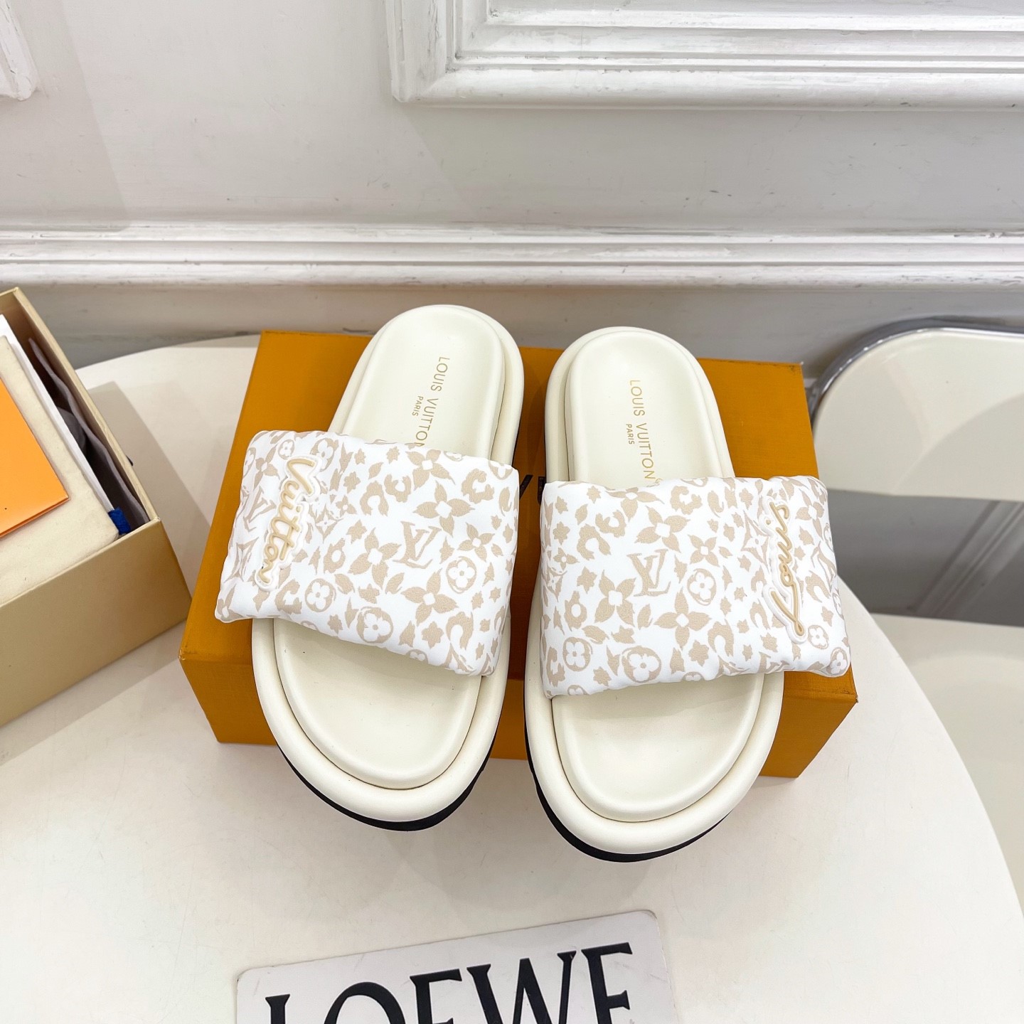 루이비통 슬리퍼 남녀공용