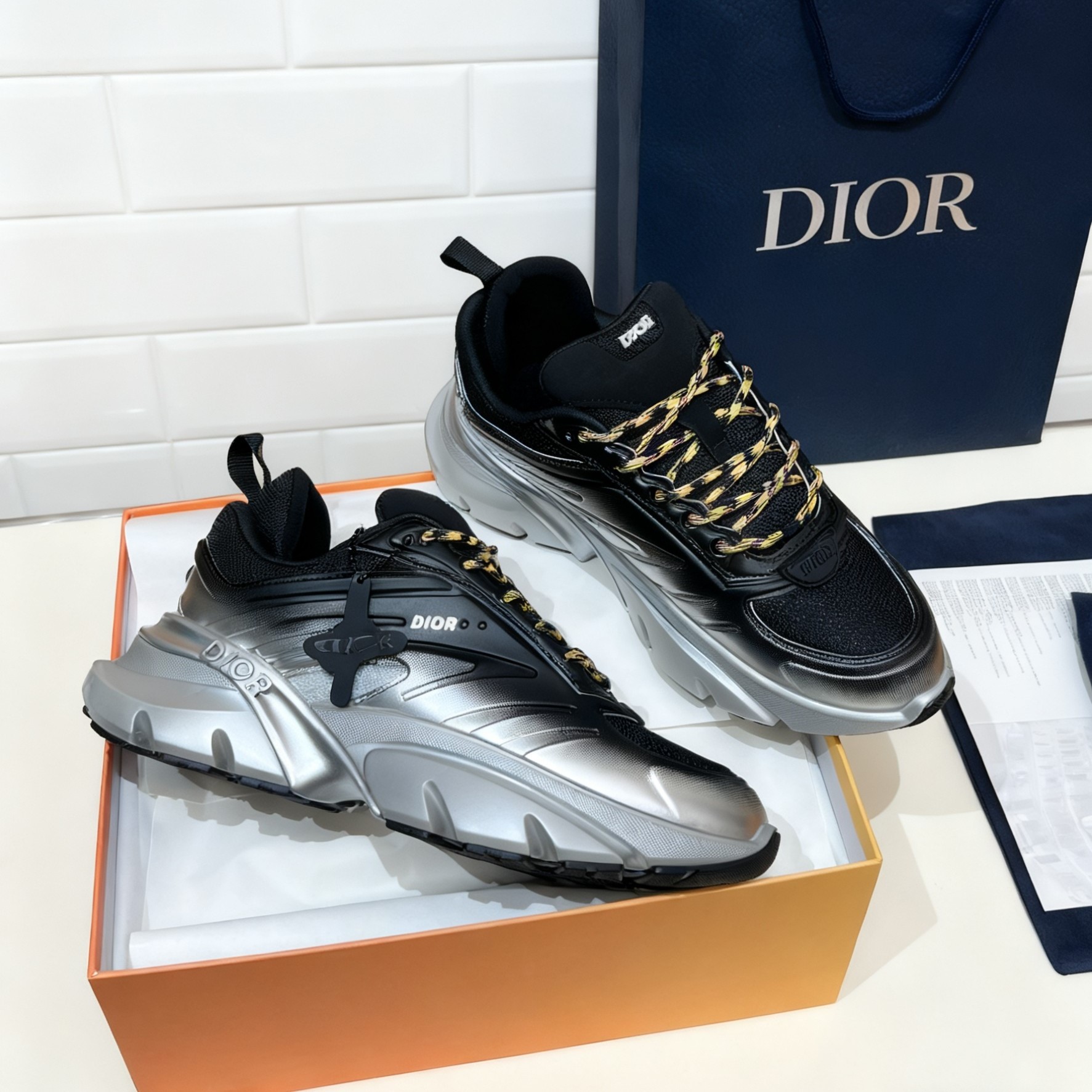 디올 해밀턴 콜라보 B44 남성 스니커즈