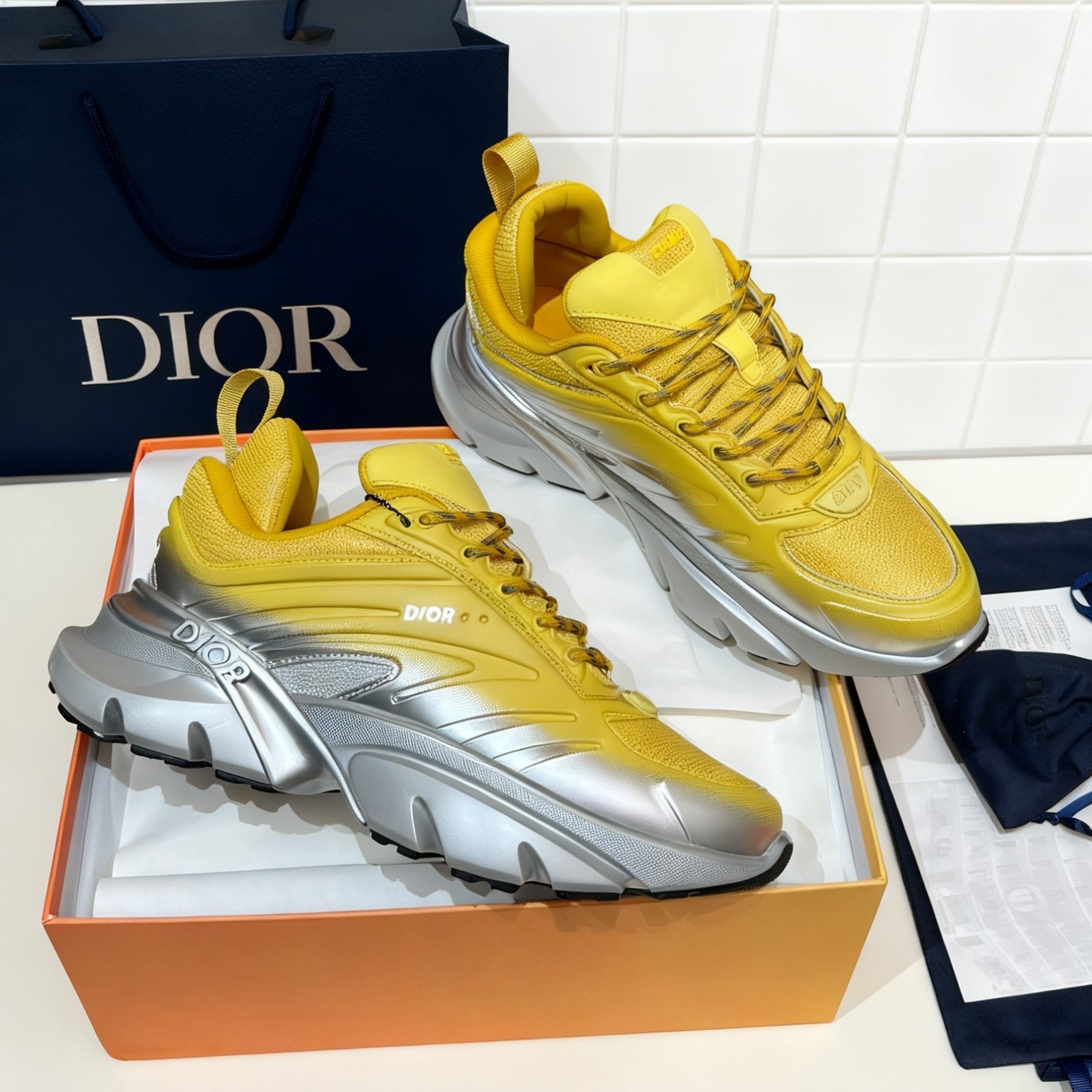 디올 해밀턴 콜라보 B44 남성 스니커즈