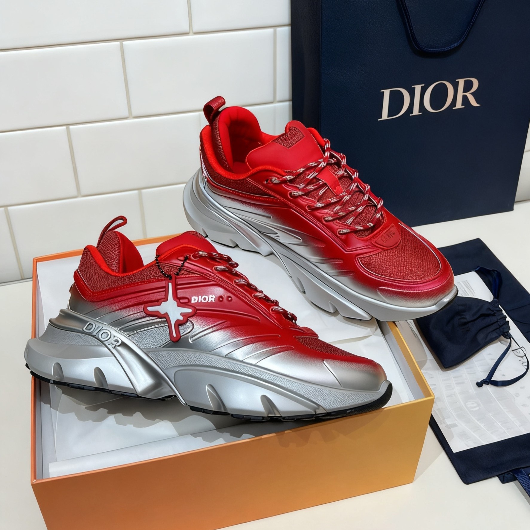 디올 해밀턴 콜라보 B44 남성 스니커즈