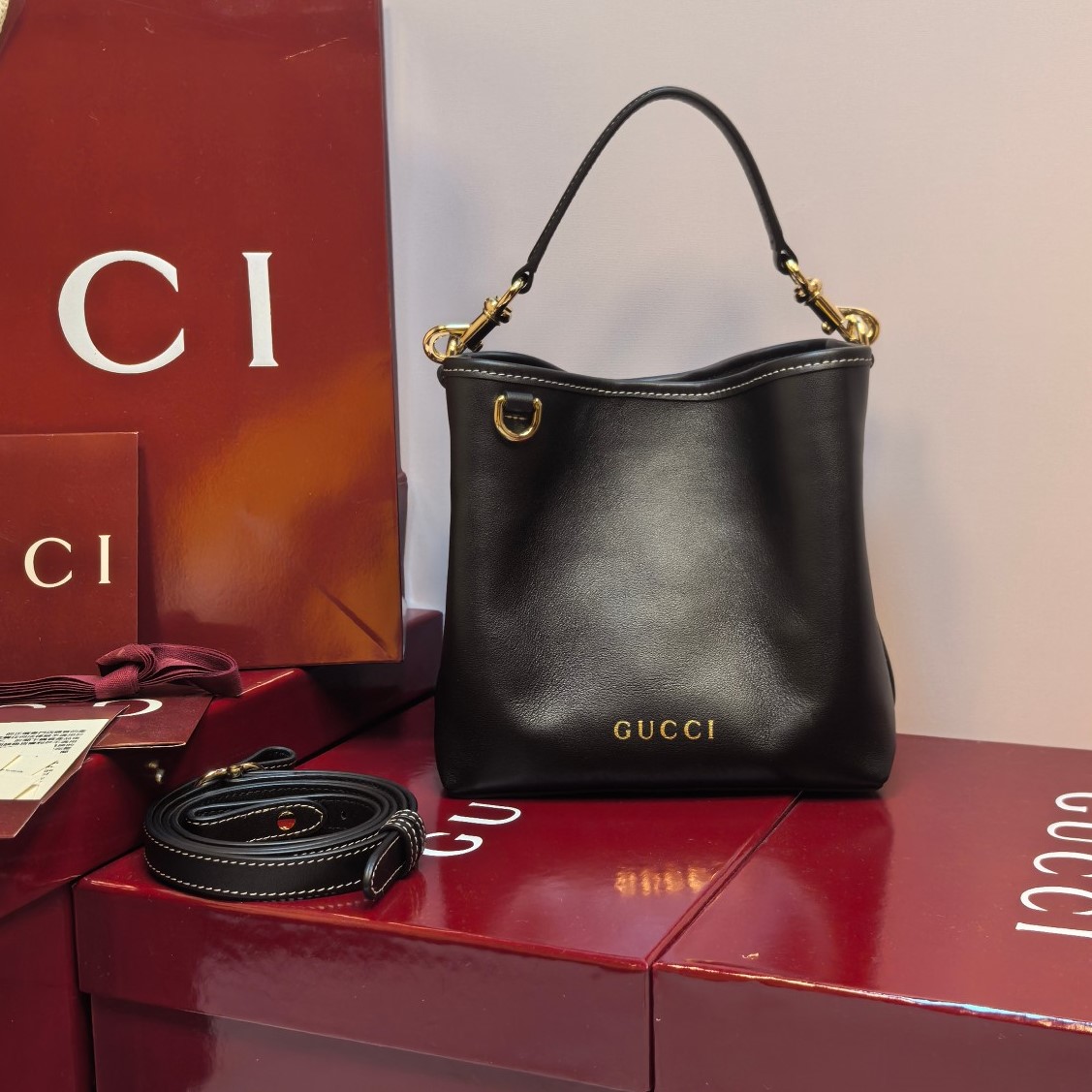 구찌 GG 엠블럼 미니 버킷백 815118