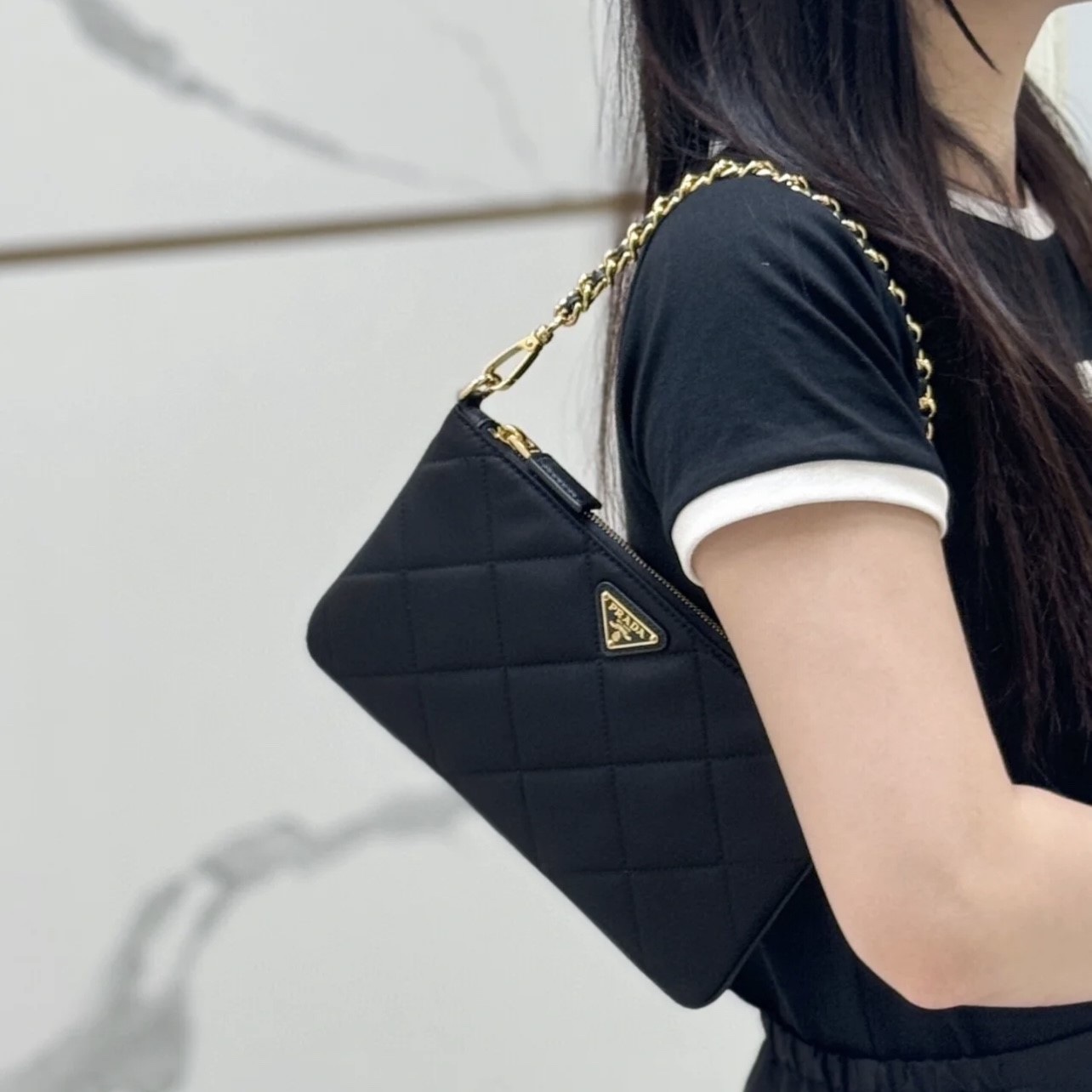 프라다 삼각로고 퀼팅 체인 미니 파우치 1Nl054