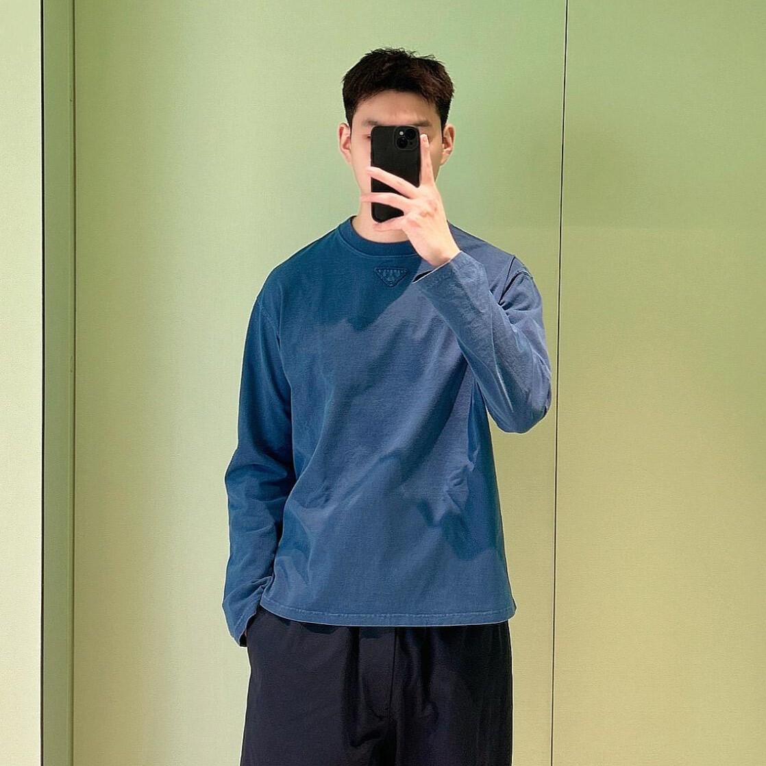 프라다 긴팔 티셔츠 남녀공용