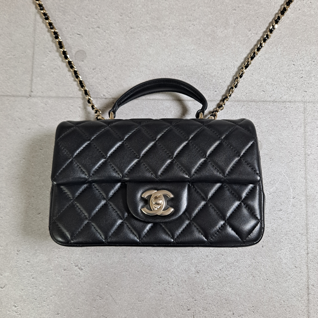 샤넬 탑핸들 램스킨 뉴미니 플랩백 금장
