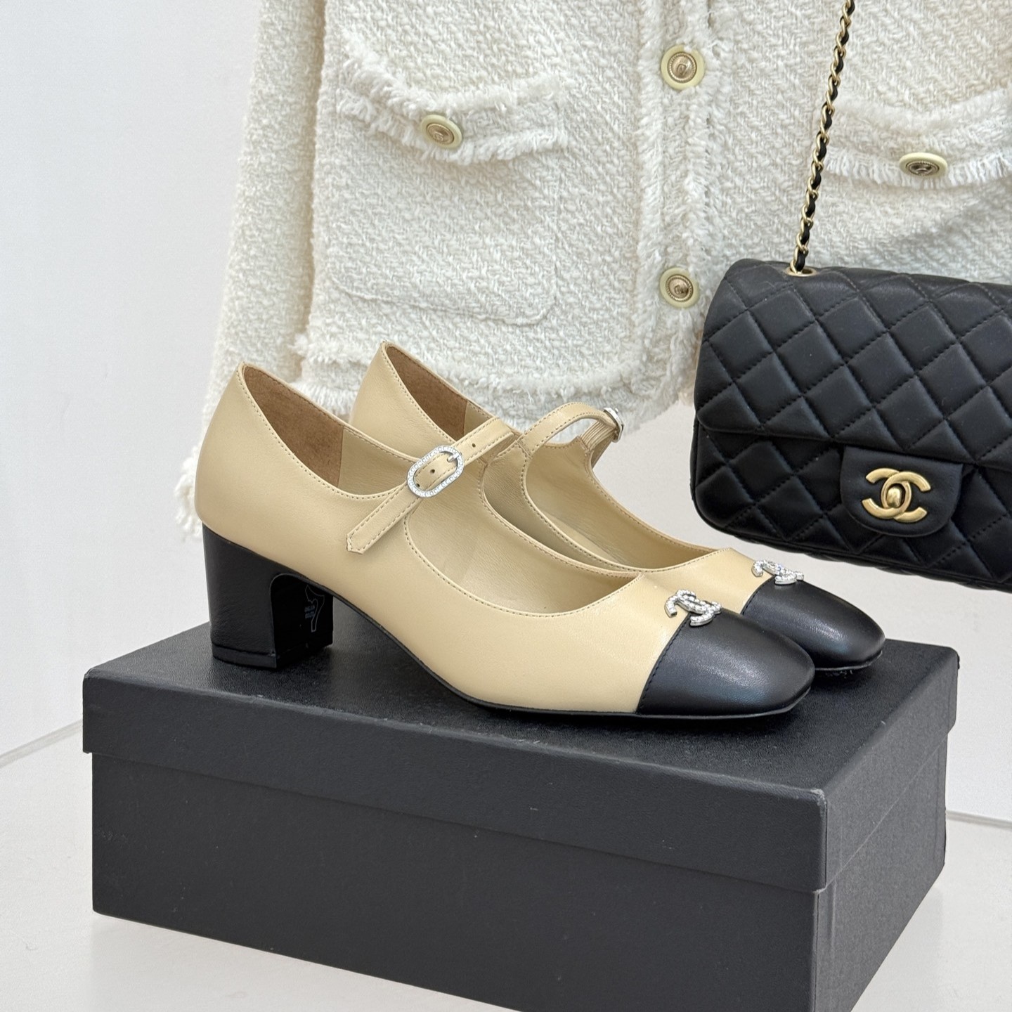 샤넬 메리제인 펌프스 미들힐