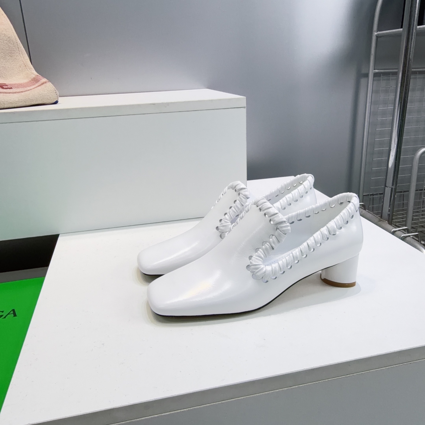 보네타베네타 레더 로퍼 미드힐