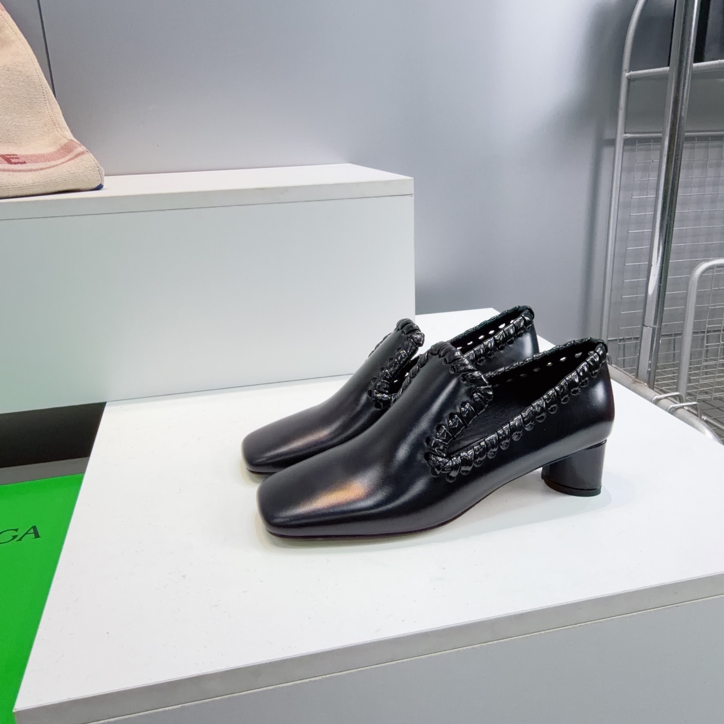 보네타베네타 레더 로퍼 미드힐