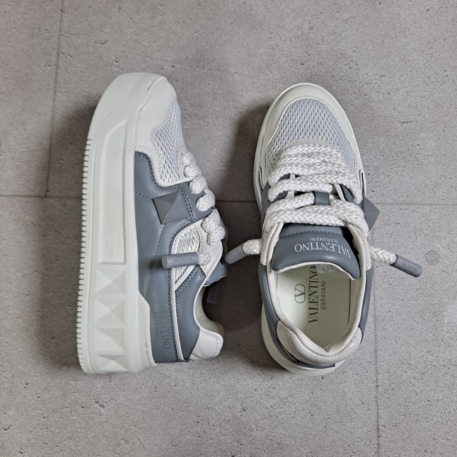 발렌티노 가라바니 원 스터드 플랫폼 스니커즈 남녀공용