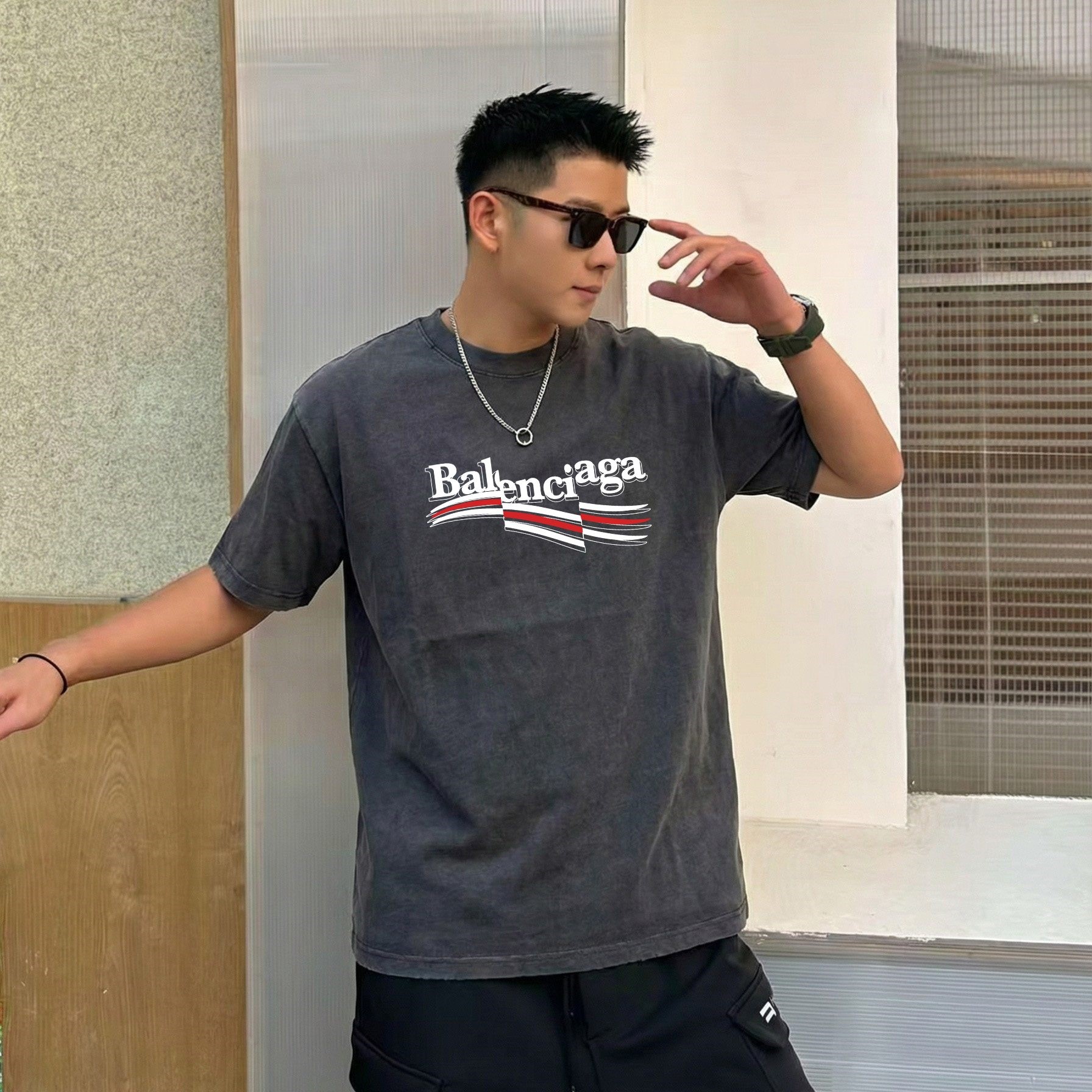 발렌시아가 반팔티 남녀공용 2가지 색상