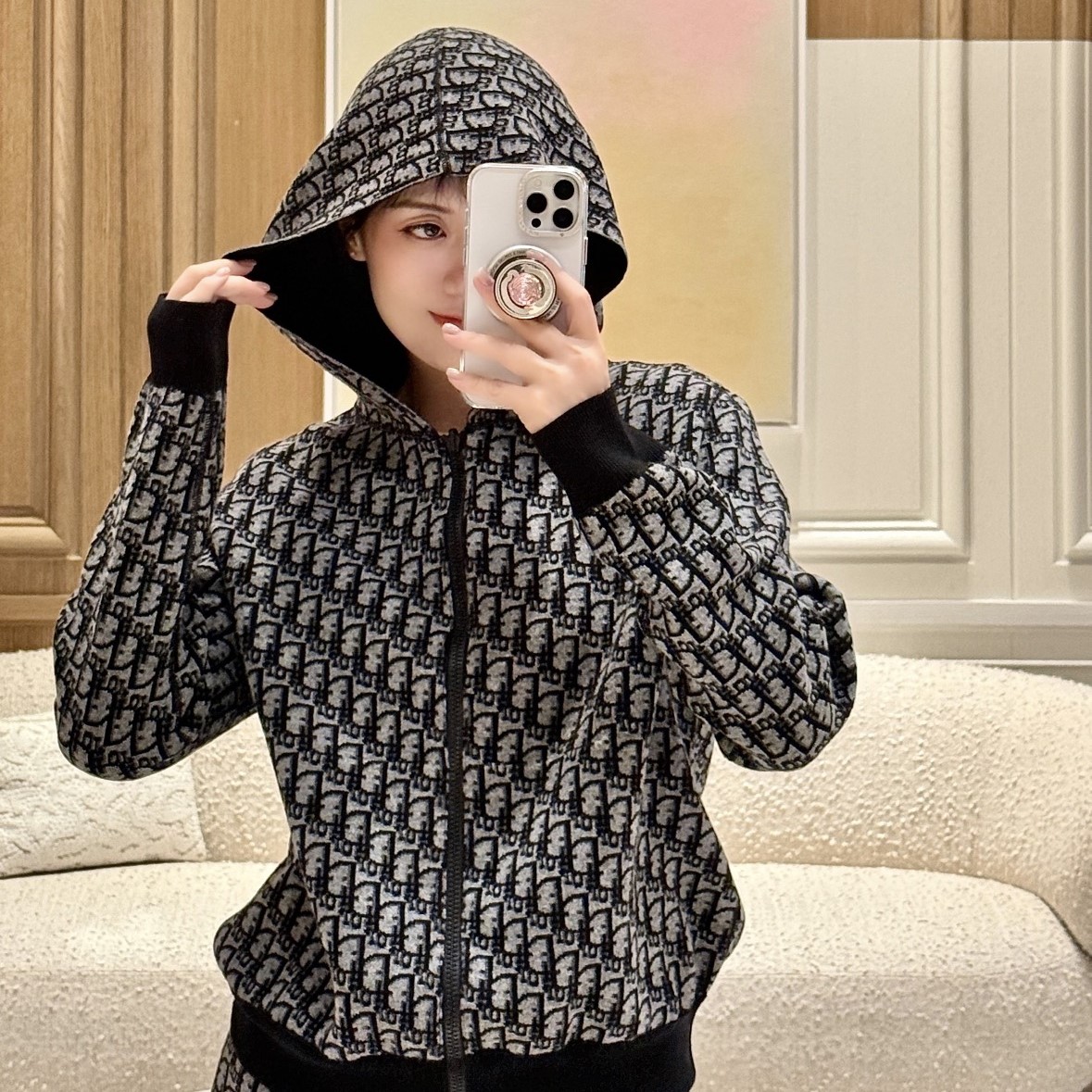디올 여성 양면 후드티