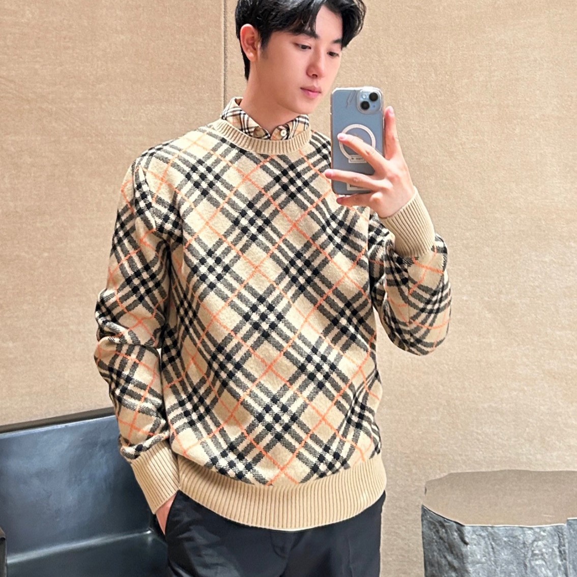 버버리 남성 니트 긴팔 티셔츠